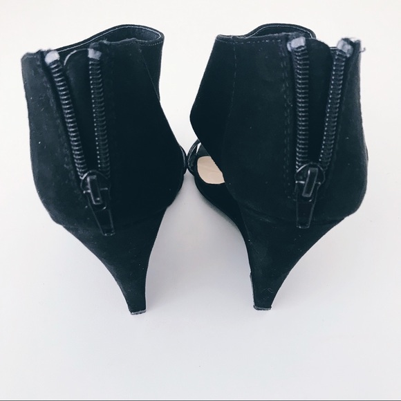 Vamp Strap Chic Sleek Wedge - Picture 4 of 5